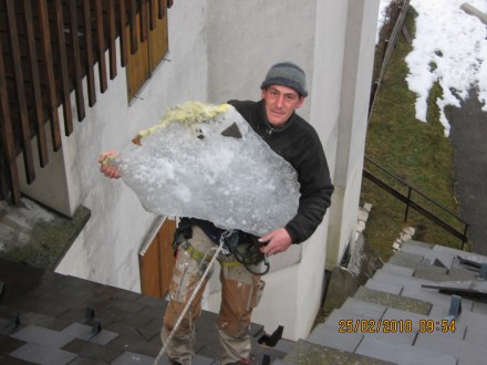 Intervention pour une chute de bloc de glace